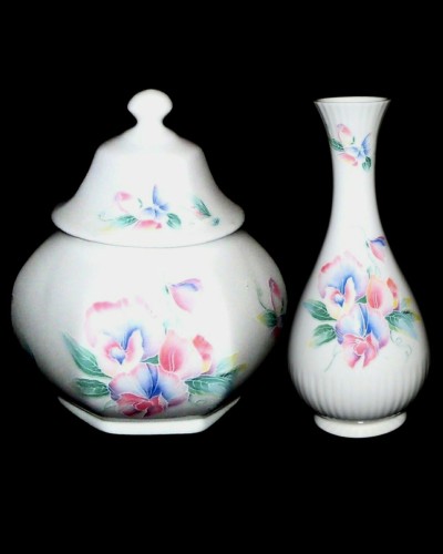 Aynsley Little Sweetheart Covered Pagoda Trinket Pot & Large Bud Vase Aynsley, Homewares, Aynsley, Aynsley Little Sweetheart image