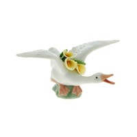 Lladro Flying duck with yellow lilies Porcelain Figurine 01008494 retired historical piece