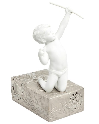 Lladro Playing Porcelain Figurine 01018282 historical piece Figurines & Collectables, Lladro Collectables, Lladro / Nao Figurines, Lladro / Nao, Brand New image