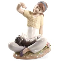 Lladro Playtime with Petals Privilege Gold Porcelain Figurine 01007711 historical piece