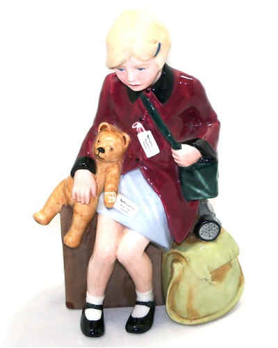Royal Doulton The Girl Evacuee Children of the Blitz Nostalgia Character Figurine HN3203 Royal Doulton, Classic Figurines, Royal Doulton Prestige, Figurines & Collectables, Royal Doulton, Pre Owned image