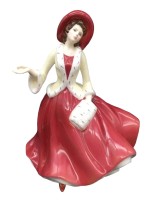 Royal Doulton Christmas Day 2009 Petite Christmas Annuals Figurine HN5350 Royal Doulton Christmas Day 2009 Petite Christmas Annuals Figurine HN5350