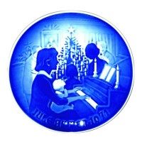Bing & Grondahl Christmas at Home Copenhagen Porcelain Collectors Christmas Plate 1971