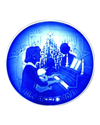 Showing image for Bing & Grondahl Christmas at Home Copenhagen Porcelain Collectors Christmas Plate 1971 Bing & Grondahl Christmas at Home Copenhagen Porcelain Collectors Christmas Plate 1971 image