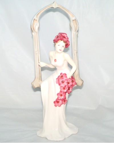 Royal Doulton Spring Blossom Art Nouvea figurine HN5198 Royal Doulton, Royal Doulton Prestige, Figurines & Collectables, Royal Doulton, Pre Owned image